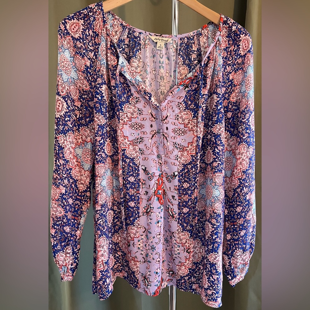NWOT - Lucky Brand Boho Long Sleeved Top. 100% Luxurious Rayon! It’s perfect! S